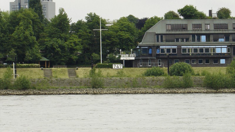 Rheinkilometer 747 rechts