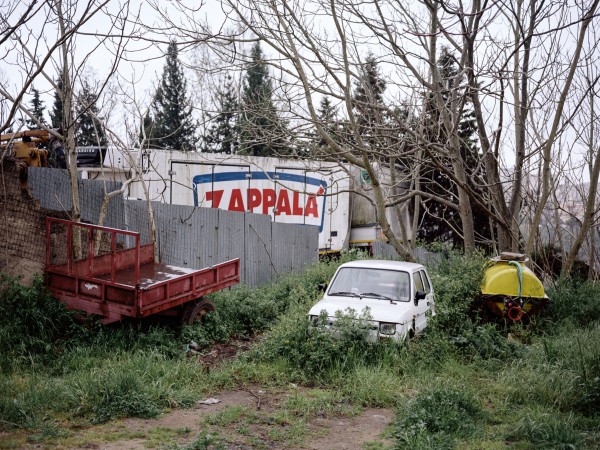 Nachfolger des bis 1975 gebauten Fiat 500 war der Fiat 126. Er wurde von 1972 bis 1987 in Italien und bis 2000 in Polen gebaut, insgesamt über 4,6 Mio. Stück. Nettes kleines Auto, das Schicksal des hier in Caltagirone fotografierten Modells hat es nicht verdient.