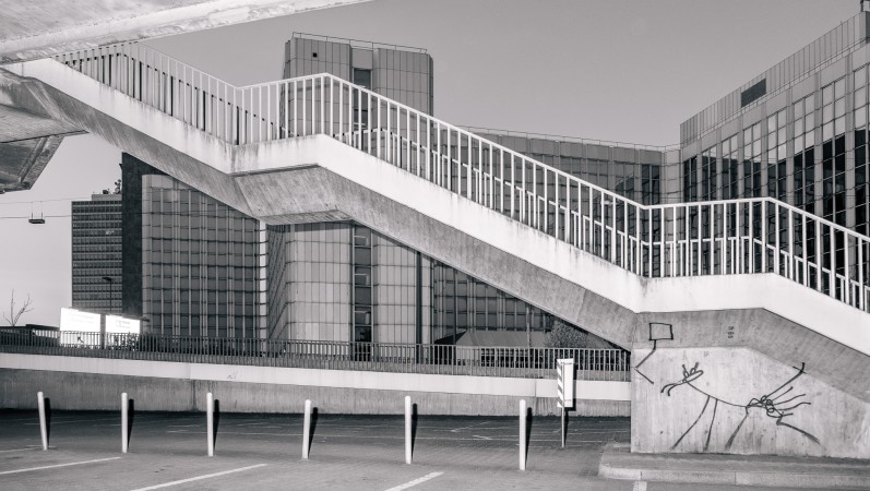Rheinkniebrücke, Innenministerium
