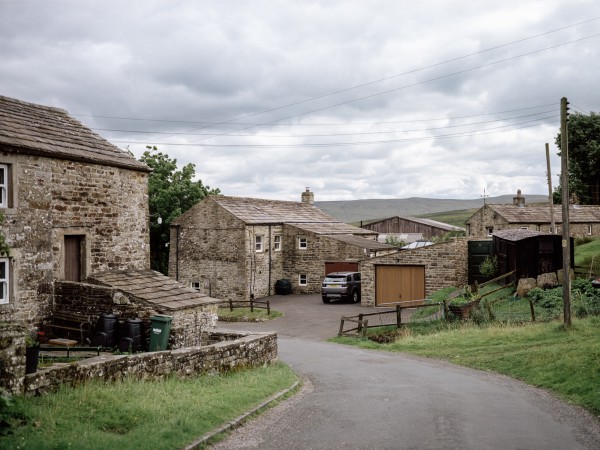 Land Rover Discovery in West Stonesdale, Yorkshire Dales