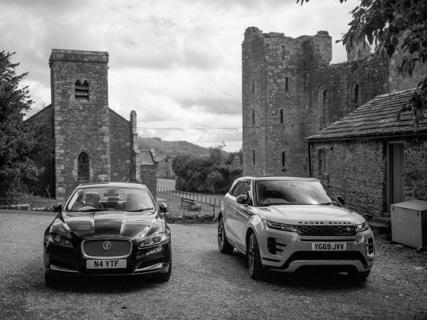 Jaguar XJ und Range Rover Evoque, Bolton Castle, Yorkshire Dales